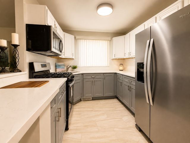 8820 S Princeton Avenue, Chicago, IL 60620