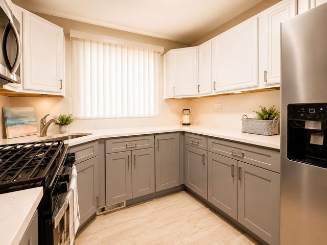 8820 S Princeton Avenue, Chicago, IL 60620