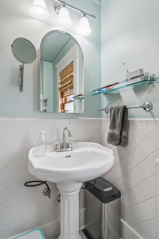 71 W Central Avenue, Delaware, OH 43015