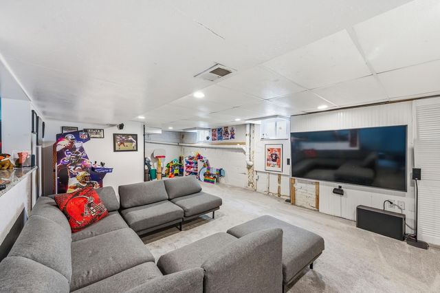 71 W Central Avenue, Delaware, OH 43015