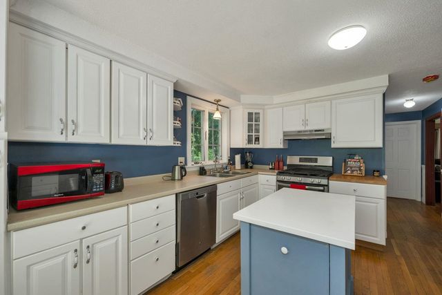 40 Sheldon Road, Derry, NH 03038