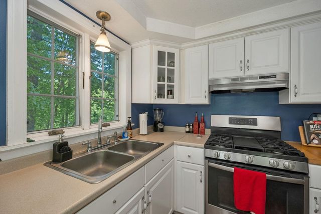 40 Sheldon Road, Derry, NH 03038