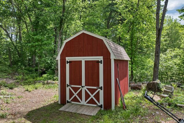 40 Sheldon Road, Derry, NH 03038