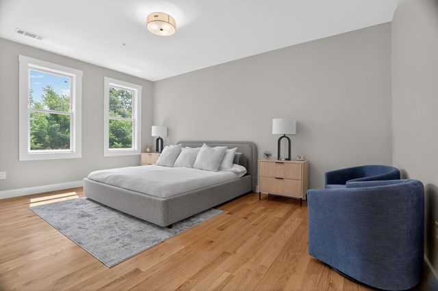 60 Stanley Street 202B, Boston, MA 02125