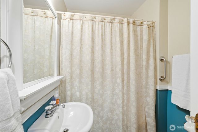 236 SW 166th Place, Normandy Park, WA 98166