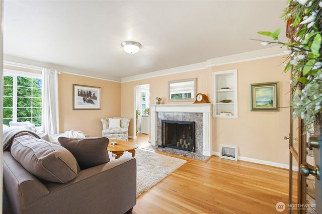236 SW 166th Place, Normandy Park, WA 98166