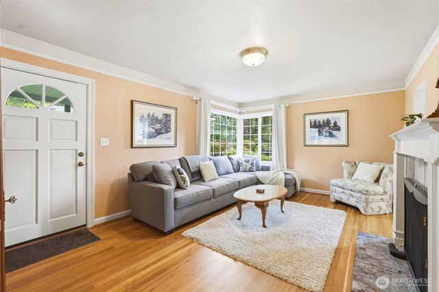236 SW 166th Place, Normandy Park, WA 98166