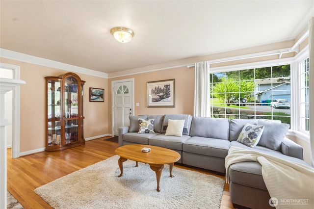 236 SW 166th Place, Normandy Park, WA 98166