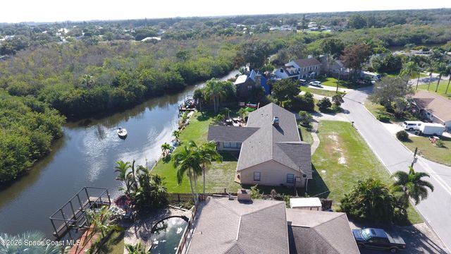 999 Sunswept Road NE, Palm Bay, FL 32905