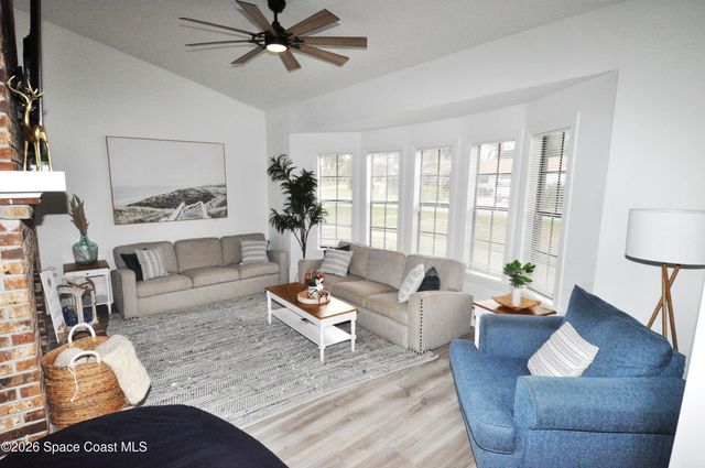 999 Sunswept Road NE, Palm Bay, FL 32905