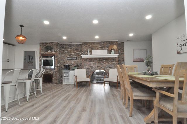 999 Sunswept Road NE, Palm Bay, FL 32905