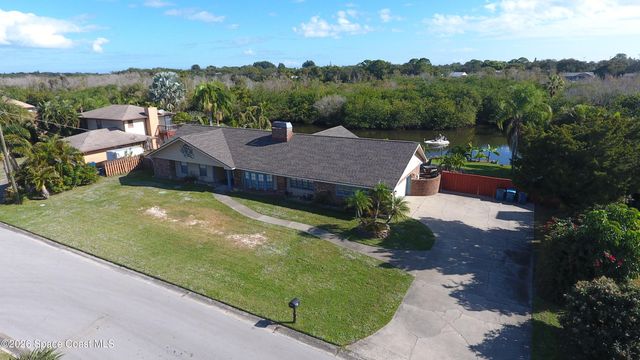 999 Sunswept Road NE, Palm Bay, FL 32905