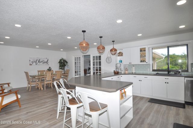 999 Sunswept Road NE, Palm Bay, FL 32905