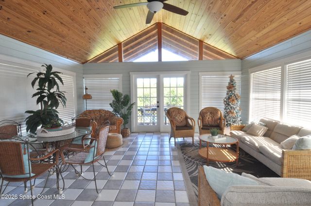 999 Sunswept Road NE, Palm Bay, FL 32905