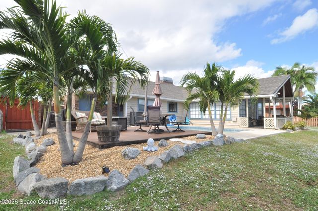 999 Sunswept Road NE, Palm Bay, FL 32905