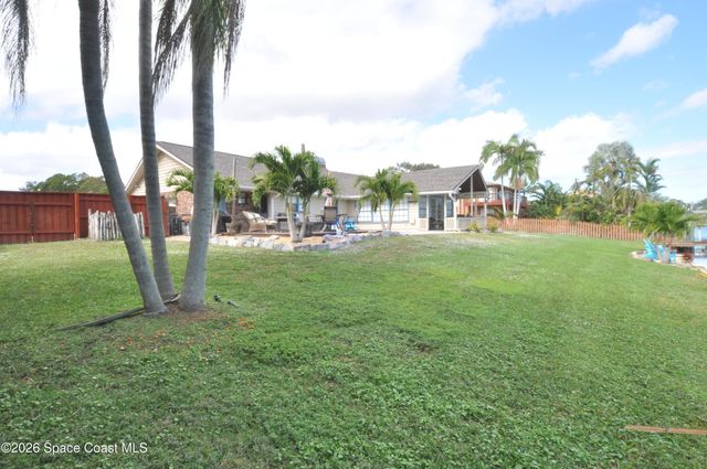 999 Sunswept Road NE, Palm Bay, FL 32905