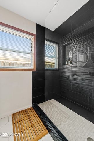 2722 E VIRGINIA Avenue, Phoenix, AZ 85008