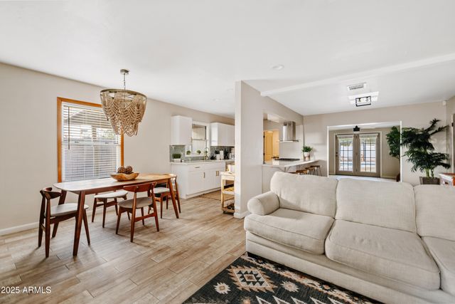 2722 E VIRGINIA Avenue, Phoenix, AZ 85008