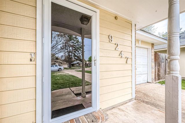 9247 Autumnsong Drive, Houston, TX 77064