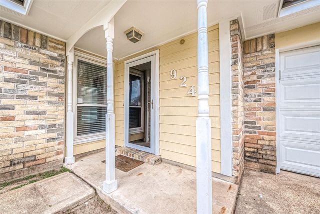 9247 Autumnsong Drive, Houston, TX 77064
