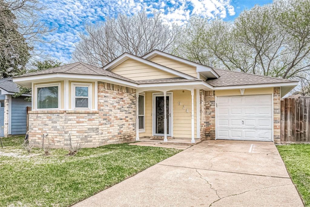 9247 Autumnsong Drive, Houston, TX 77064