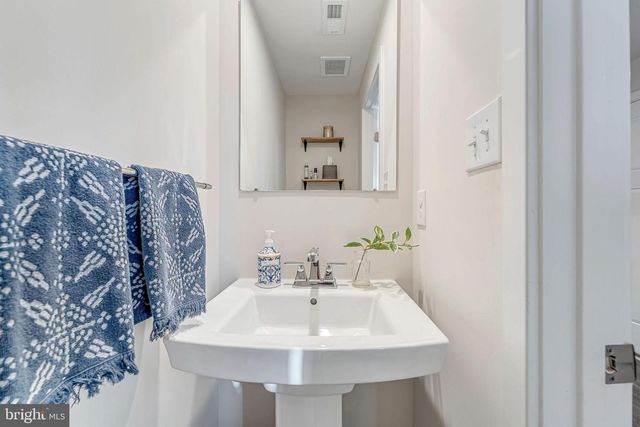 20 KOHLMYER DR, Pennsauken, NJ 08110