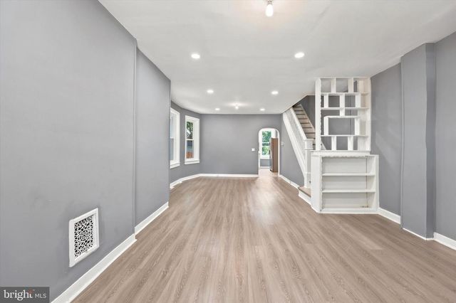 847 STUYVESANT AVE, Trenton, NJ 08618