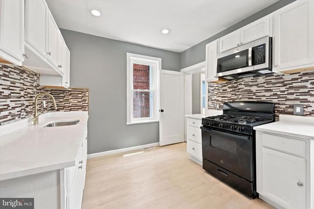 847 STUYVESANT AVE, Trenton, NJ 08618
