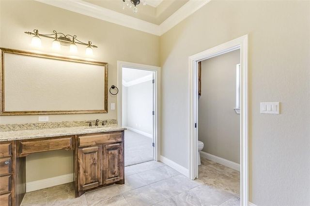 320 Oar Wood Drive, Granbury, TX 76049