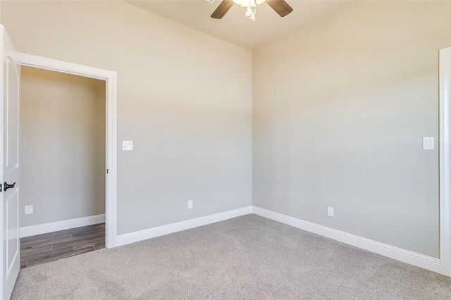 320 Oar Wood Drive, Granbury, TX 76049