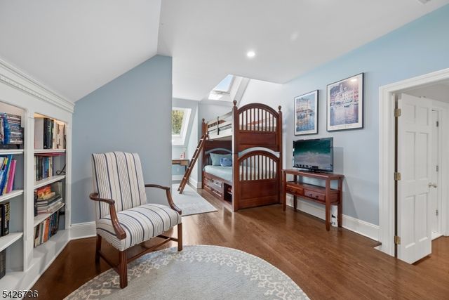 110 CHELSEA, Watchung Boro, NJ 07069
