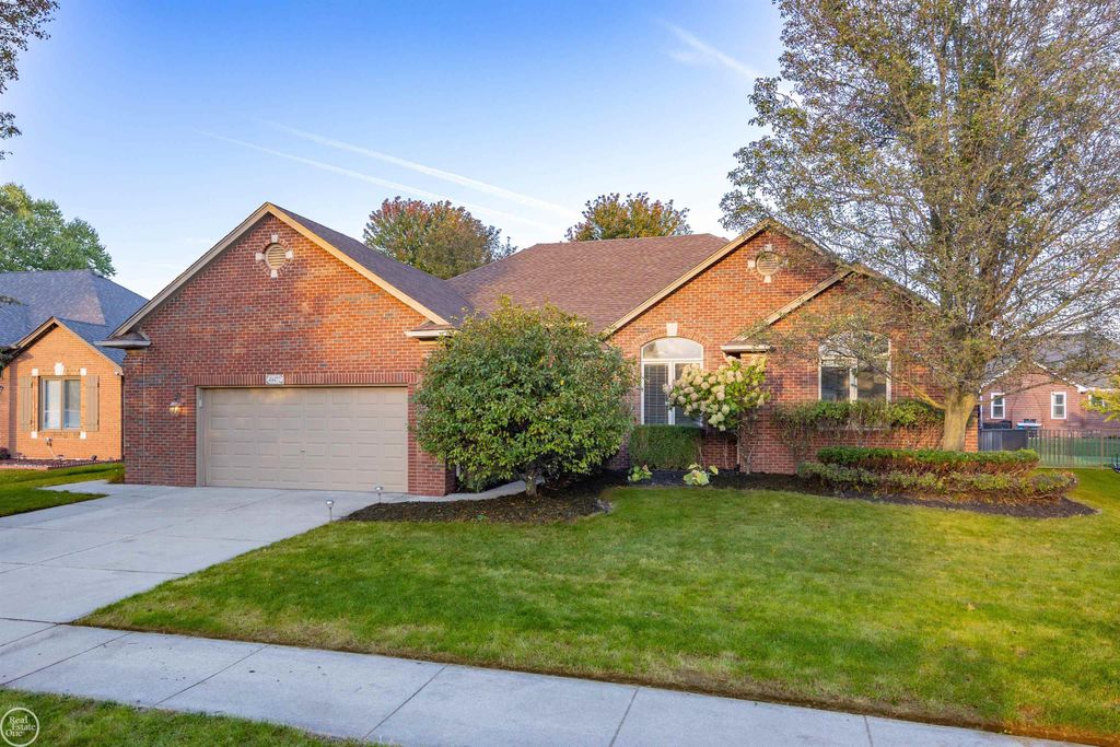 49472 Helmsley Drive, Macomb Twp, MI 48044