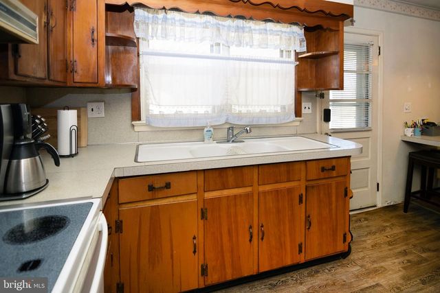 13 CEDAR BROOK RD, Sicklerville, NJ 08081