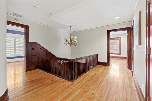 1724 Summit Avenue, Minneapolis, MN 55403