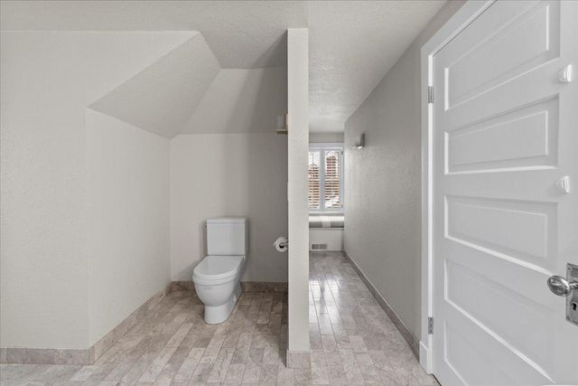 1724 Summit Avenue, Minneapolis, MN 55403
