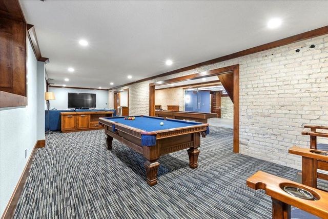 1724 Summit Avenue, Minneapolis, MN 55403