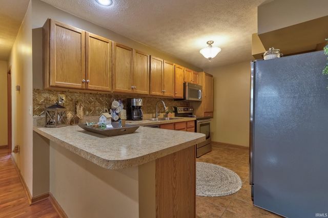 8311 River Park Way, Evansville, IN 47715