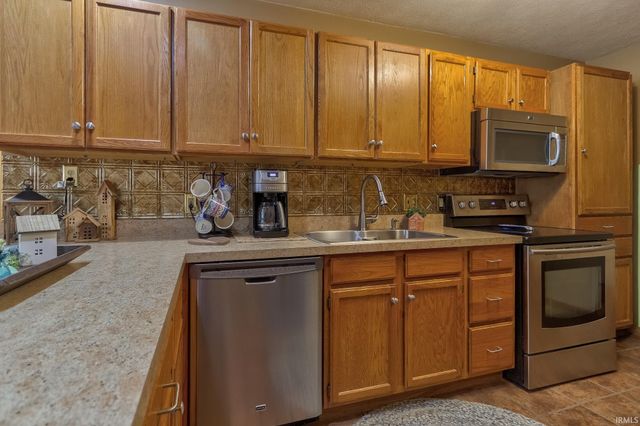 8311 River Park Way, Evansville, IN 47715