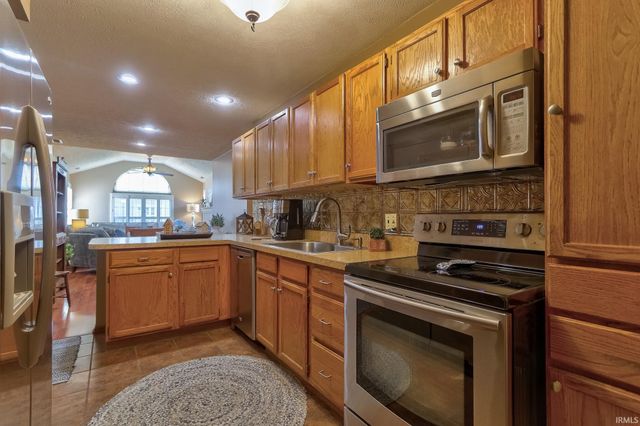 8311 River Park Way, Evansville, IN 47715