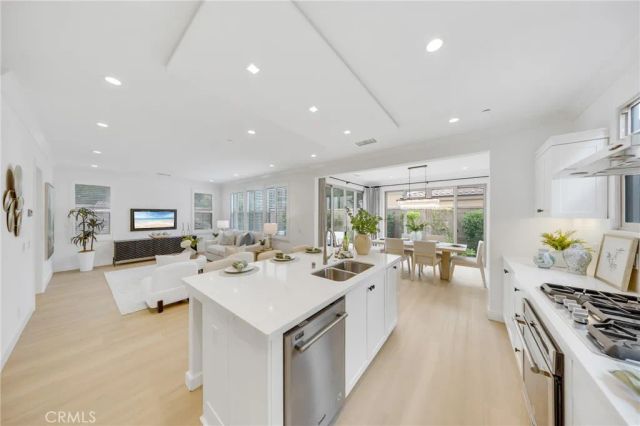 182 Frontier, Irvine, CA 92620