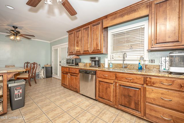 2706 Lynwood Street, Pascagoula, MS 39567