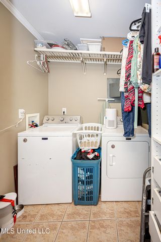 2706 Lynwood Street, Pascagoula, MS 39567