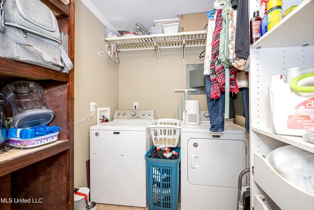 2706 Lynwood Street, Pascagoula, MS 39567