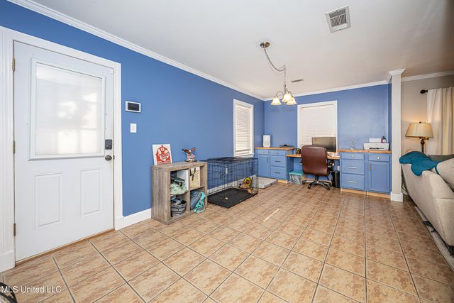 2706 Lynwood Street, Pascagoula, MS 39567