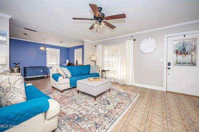 2706 Lynwood Street, Pascagoula, MS 39567