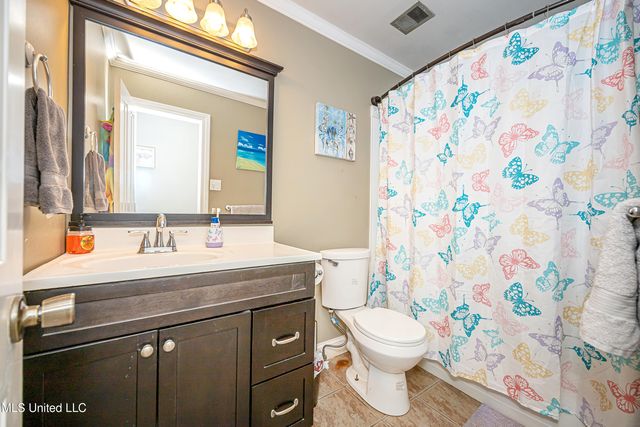 2706 Lynwood Street, Pascagoula, MS 39567