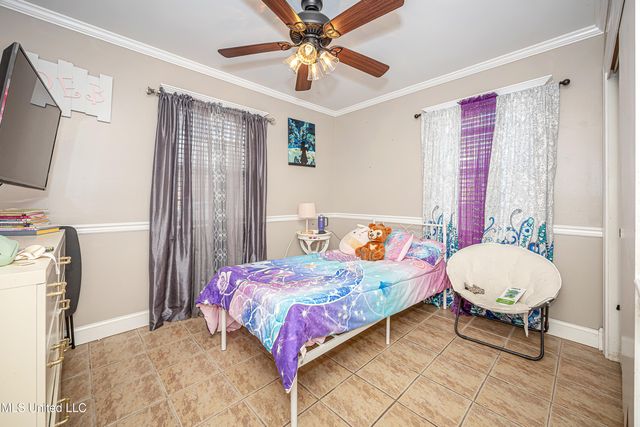 2706 Lynwood Street, Pascagoula, MS 39567