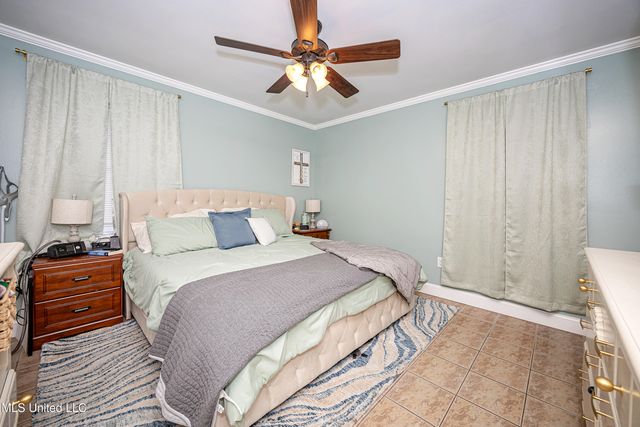 2706 Lynwood Street, Pascagoula, MS 39567