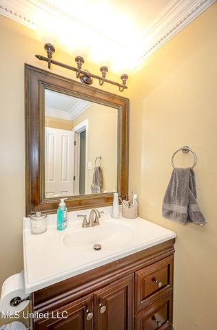 2706 Lynwood Street, Pascagoula, MS 39567