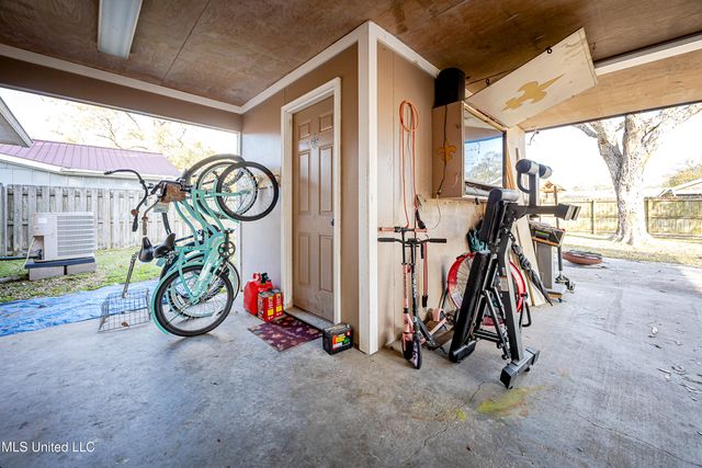 2706 Lynwood Street, Pascagoula, MS 39567